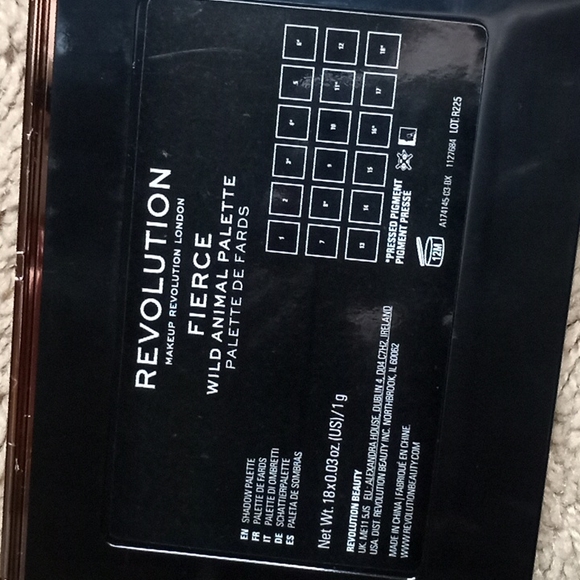 Revolution Wild Animal 18 Eyeshadow Palette - Picture 3 of 6